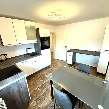 Schicke Naehe Hannover Anbindung Wifi דירה